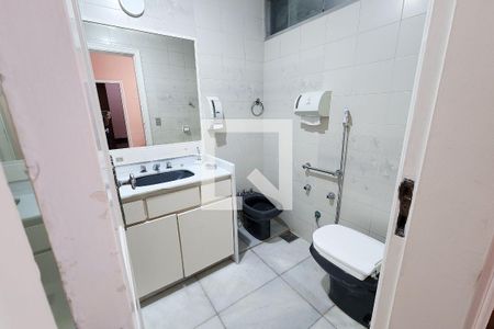 Apartamento para alugar com 282m², 4 quartos e 1 vagaBanheiro da Suite 2