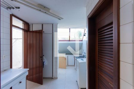 Casa à venda com 600m², 4 quartos e 4 vagasÁrea de Serviço