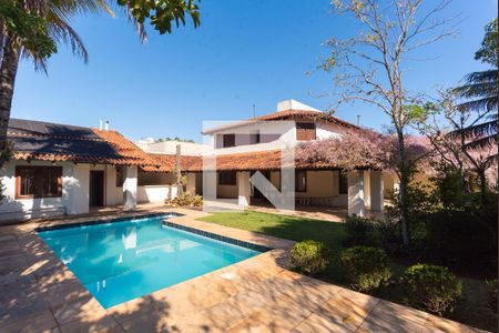 Casa à venda com 600m², 4 quartos e 4 vagasPiscina