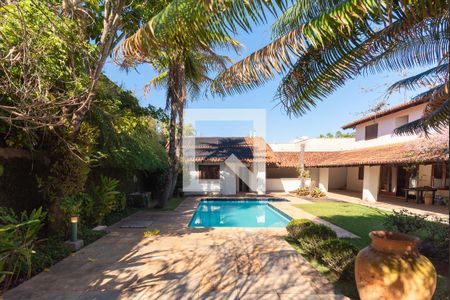 Casa à venda com 600m², 4 quartos e 4 vagasPiscina