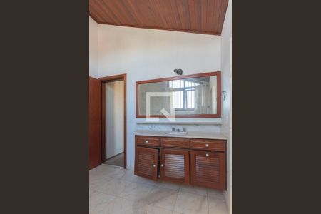 Casa à venda com 600m², 4 quartos e 4 vagasBanheiro da Suíte 1