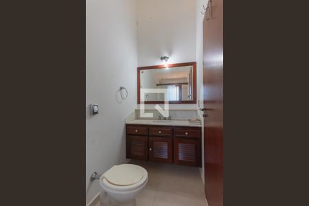 Casa à venda com 600m², 4 quartos e 4 vagasBanheiro da Suíte 2