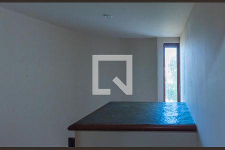 Casa à venda com 600m², 4 quartos e 4 vagasEscada