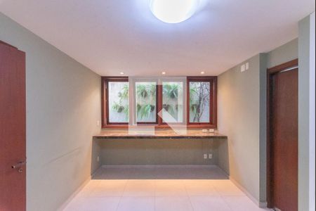 Casa à venda com 600m², 4 quartos e 4 vagasCopa