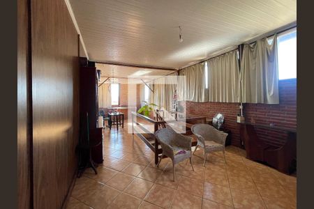Casa à venda com 300m², 5 quartos e 4 vagasSaleta