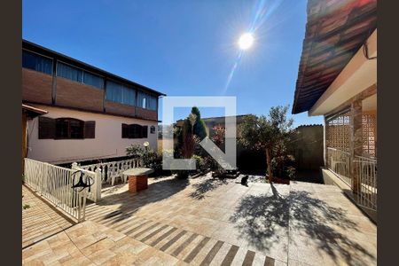Casa à venda com 300m², 5 quartos e 4 vagasÁrea Externa