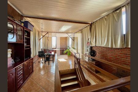 Casa à venda com 300m², 5 quartos e 4 vagasSaleta