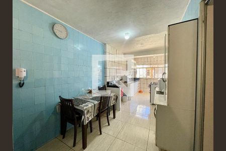Casa à venda com 300m², 5 quartos e 4 vagasCozinha