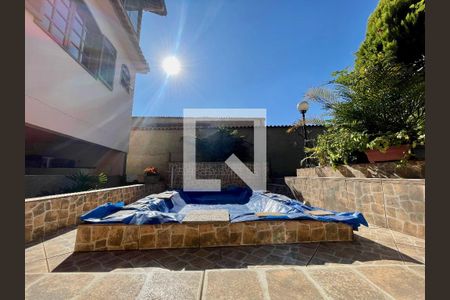 Casa à venda com 300m², 5 quartos e 4 vagasÁrea comum