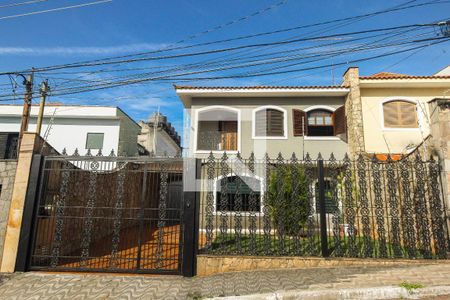 Fachada  de casa à venda com 4 quartos, 225m² em Vila Carrão, São Paulo