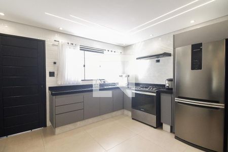 Cozinha  de casa à venda com 4 quartos, 225m² em Vila Carrão, São Paulo