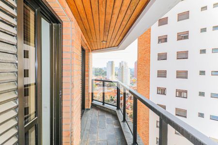 Apartamento à venda com 197m², 4 quartos e 3 vagasVaranda Suíte 2