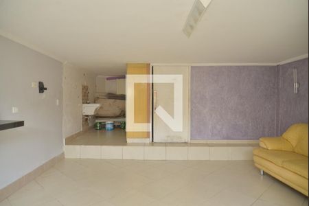 Casa à venda com 300m², 3 quartos e 4 vagasÁrea externa 