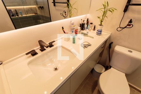 Apartamento para alugar com 104m², 2 quartos e 2 vagas Apartamento para alugar com 104m², 2 quartos e 2 vagasBanheiro da Suíte