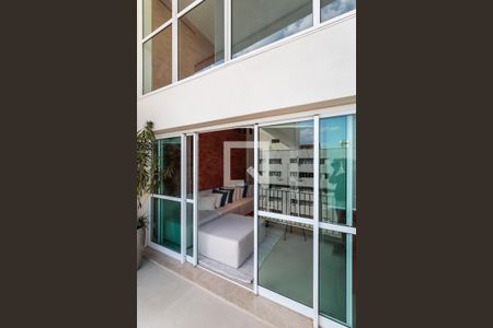 Apartamento para alugar com 104m², 2 quartos e 2 vagas Apartamento para alugar com 104m², 2 quartos e 2 vagasVaranda