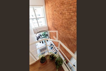 Apartamento para alugar com 104m², 2 quartos e 2 vagas Apartamento para alugar com 104m², 2 quartos e 2 vagasEscada