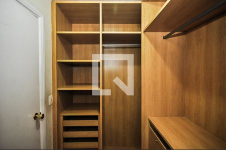 Casa para alugar com 500m², 4 quartos e 4 vagasArmário da Suíte 2