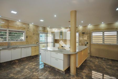 Casa para alugar com 500m², 4 quartos e 4 vagasCozinha