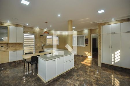 Casa para alugar com 500m², 4 quartos e 4 vagasCozinha