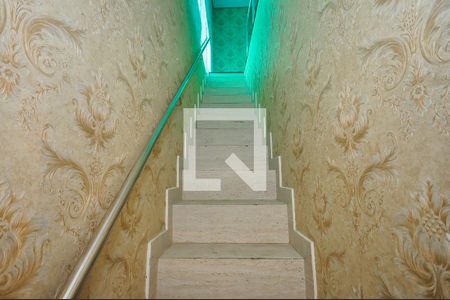 Casa para alugar com 500m², 4 quartos e 4 vagasEscada