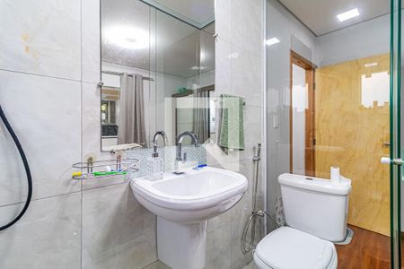 Casa à venda com 180m², 3 quartos e 3 vagasSuite - Banheiro