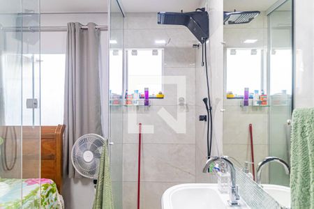 Casa à venda com 180m², 3 quartos e 3 vagasSuite - Banheiro