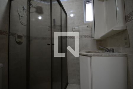 Banheiro de apartamento à venda com 3 quartos, 71m² em Vila Firmiano Pinto, São Paulo