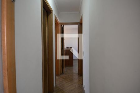 Corredor de apartamento à venda com 3 quartos, 71m² em Vila Firmiano Pinto, São Paulo