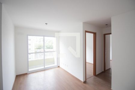 Sala de apartamento para alugar com 2 quartos, 50m² em Colubandê, São Gonçalo