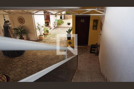 Casa à venda com 349m², 2 quartos e 5 vagasEscada