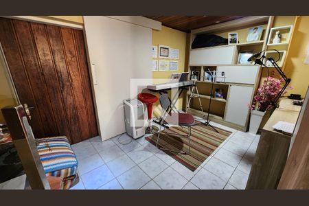 Casa à venda com 349m², 2 quartos e 5 vagas Casa à venda com 349m², 2 quartos e 5 vagasAtelier