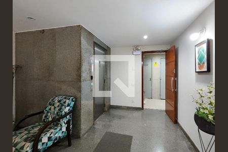 Apartamento à venda com 129m², 3 quartos e 2 vagasFachada e portaria