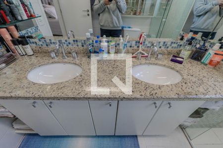 Apartamento à venda com 134m², 3 quartos e 2 vagasBanheiro da Suíte 2