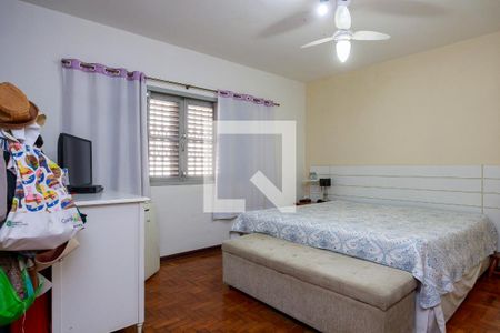 Casa à venda com 250m², 3 quartos e 4 vagasSuíte