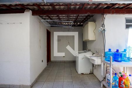 Casa à venda com 250m², 3 quartos e 4 vagasÁrea de Serviço