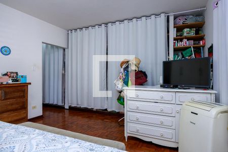 Casa à venda com 250m², 3 quartos e 4 vagasSuíte