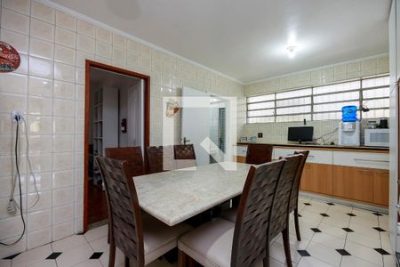 Casa à venda com 250m², 3 quartos e 4 vagasCopa