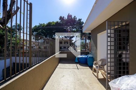 Casa à venda com 250m², 3 quartos e 4 vagasQuarto 2 - Varanda