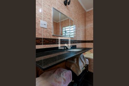 Casa à venda com 250m², 3 quartos e 4 vagasSuíte - Banheiro