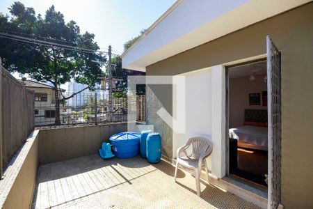 Casa à venda com 250m², 3 quartos e 4 vagasQuarto 2 - Varanda