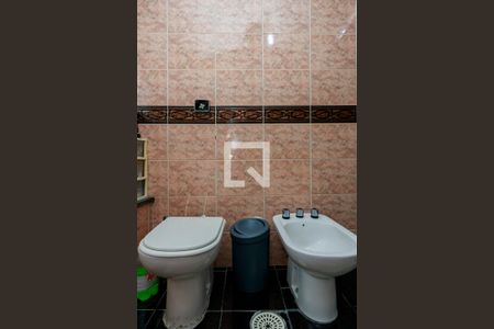 Casa à venda com 250m², 3 quartos e 4 vagasSuíte - Banheiro