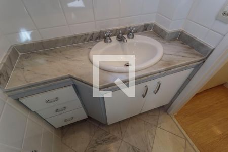 Apartamento para alugar com 70m², 2 quartos e 2 vagasBanheiro