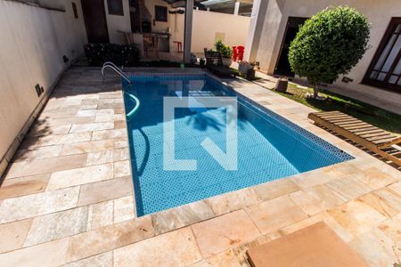 Casa de condomínio à venda com 435m², 4 quartos e 2 vagasPiscina