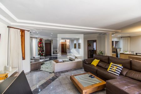 Casa de condomínio à venda com 435m², 4 quartos e 2 vagasSala de TV