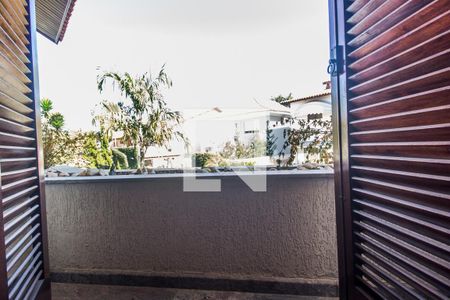 Casa de condomínio à venda com 435m², 4 quartos e 2 vagasVaranda