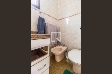 Casa de condomínio à venda com 435m², 4 quartos e 2 vagasBanheiro da Suíte 2