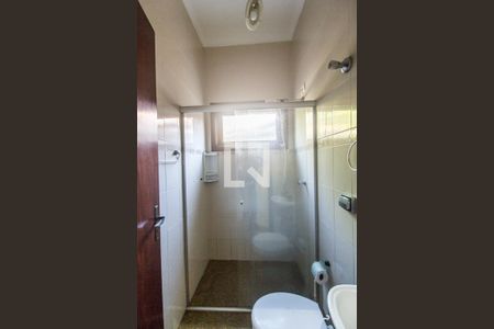 Casa de condomínio à venda com 435m², 4 quartos e 2 vagasBanheiro de serviço