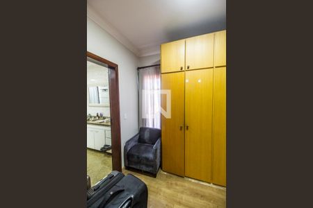 Casa de condomínio à venda com 435m², 4 quartos e 2 vagasCloset da suíte 1