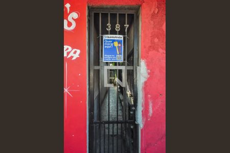 Casa para alugar com 26m², 1 quarto e sem vaga Casa para alugar com 26m², 1 quarto e sem vagaFachada