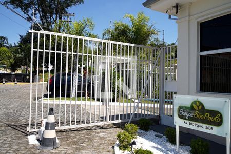 Apartamento para alugar com 47m², 2 quartos e 1 vagaFachada e portaria